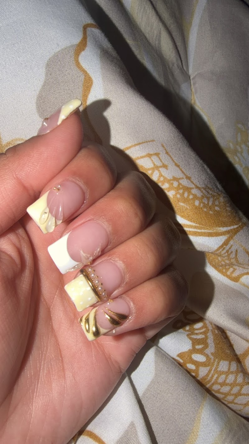Glaze on Nails, nail salon in Shelton, CT, photo 5 of 10